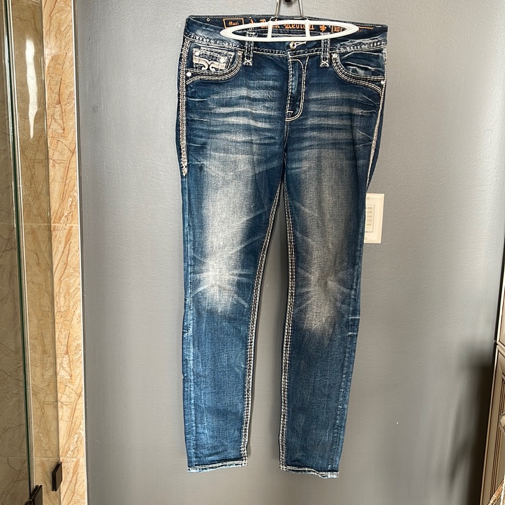 Rock Revival Easy Skinny Jeans, size 30, stretchy jean material. Great condition